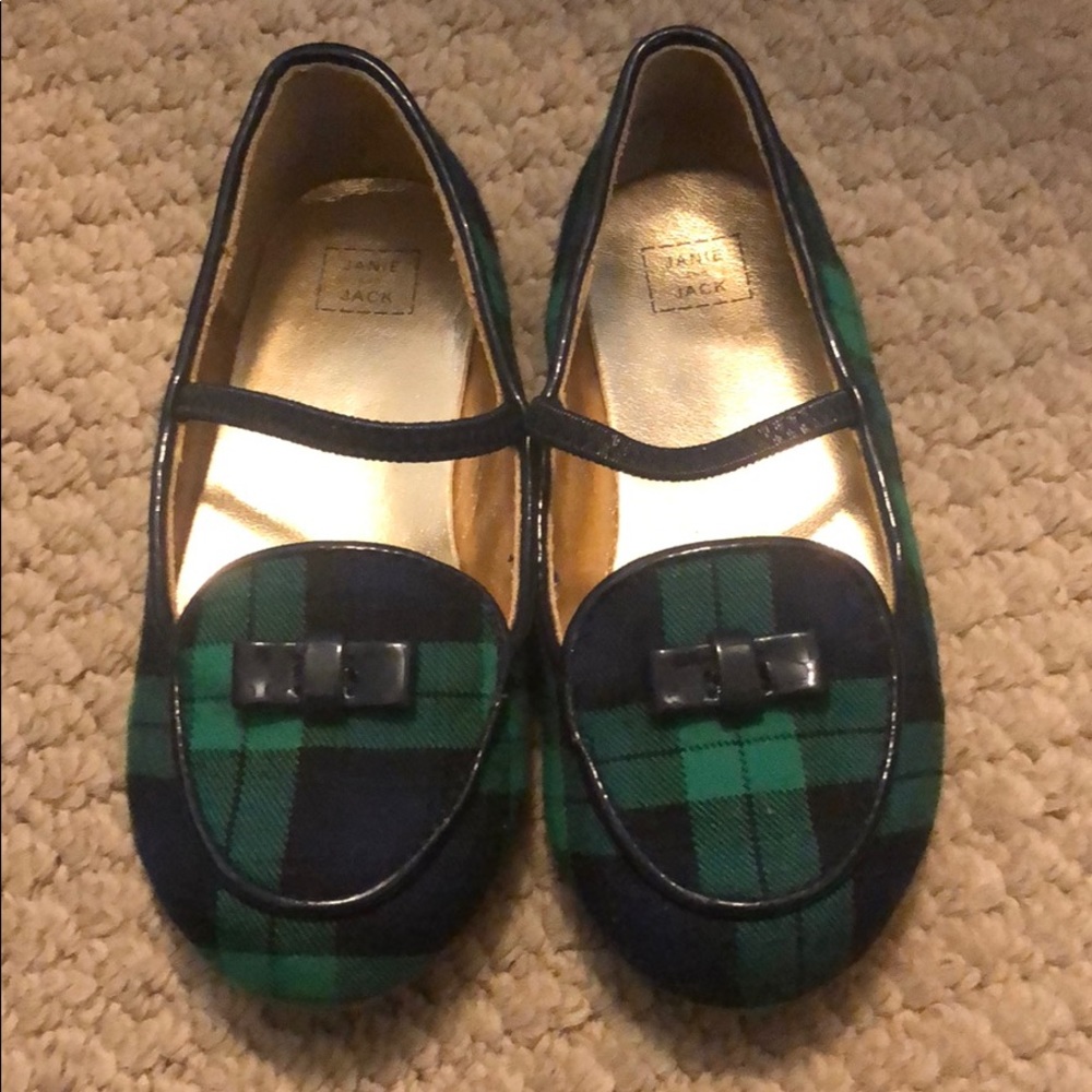 Dress shoes